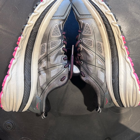 Like New Women’s Hoka One running shoe size 7.5 - Picture 4 of 6